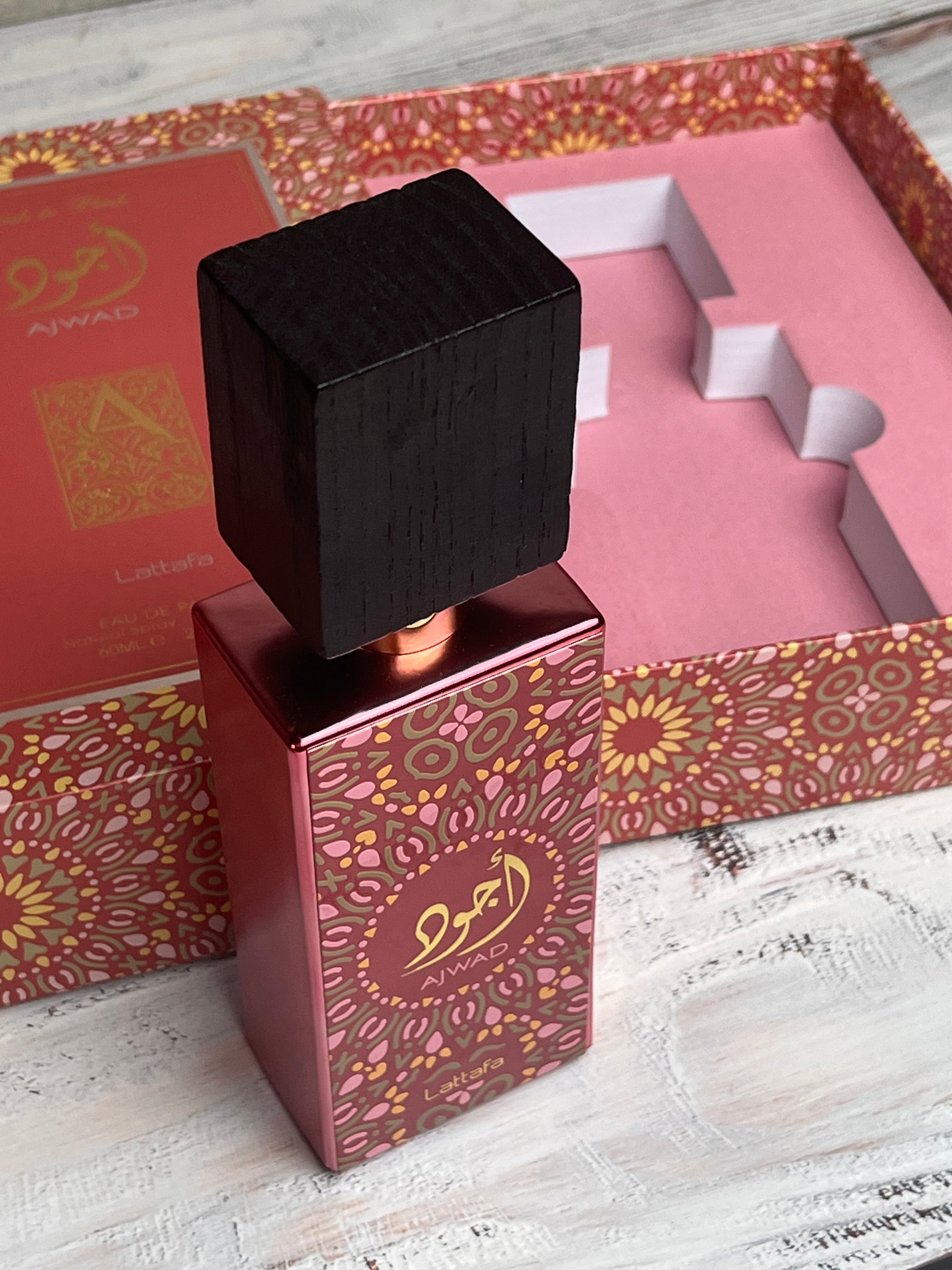 🎁 AJWAD – Acquisti 1, Ricevi 2 ✨ + dedica personalizzata e il tuo nome in arabo- occasione per brillare