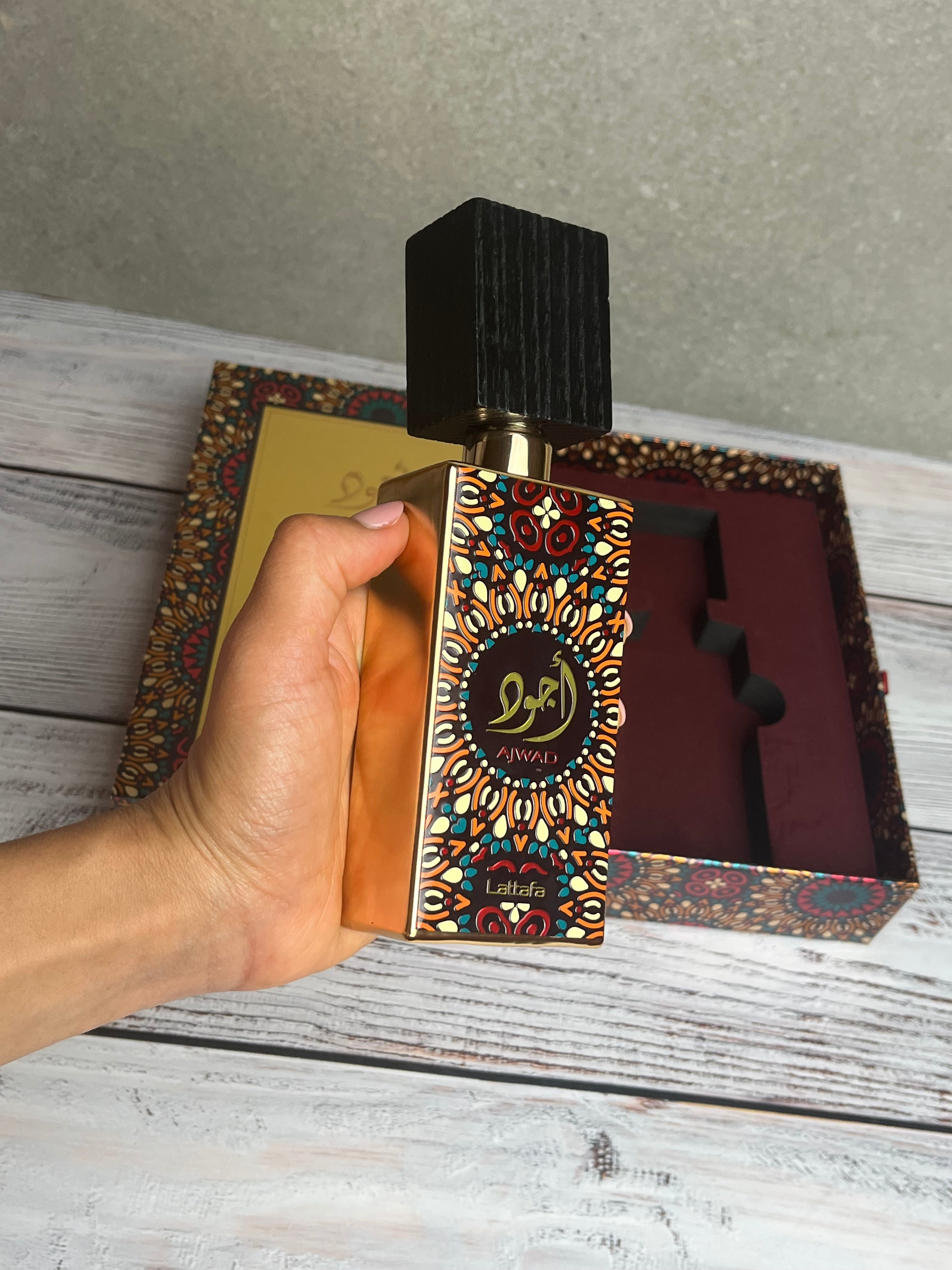🎁 AJWAD – Acquisti 1, Ricevi 2 ✨ + dedica personalizzata e il tuo nome in arabo- occasione per brillare