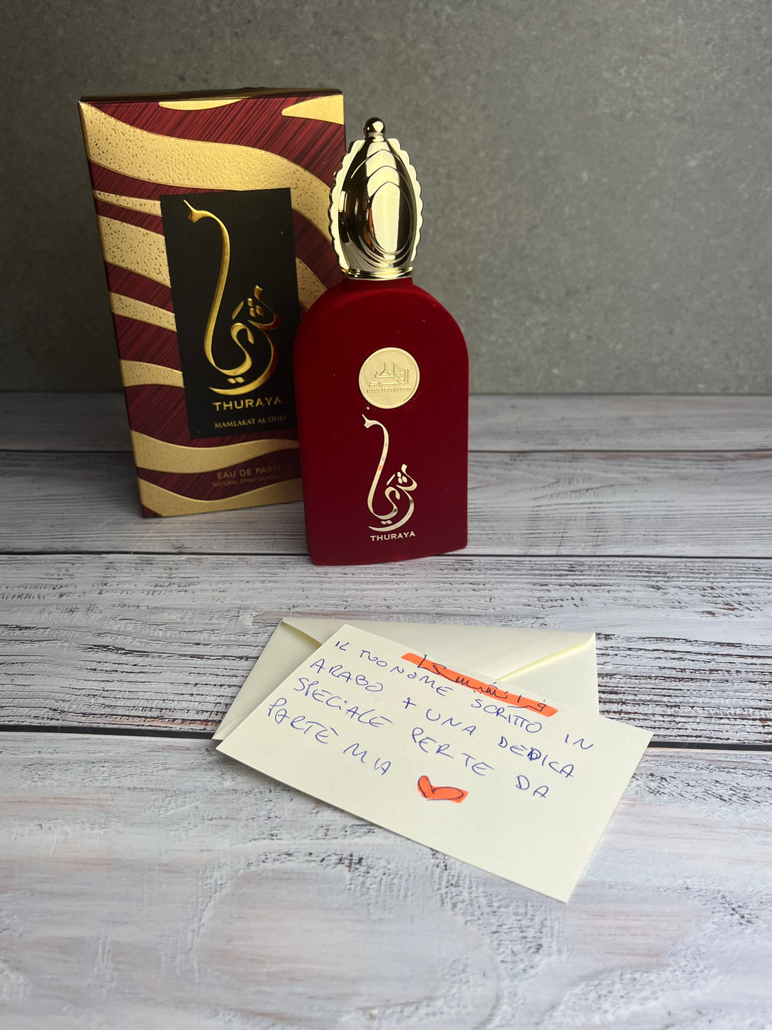 THURAYA Rosso Arabesque 🌹+ il tuo nome in arabo e dedica personalizzata- fatti notare con eleganza ✨