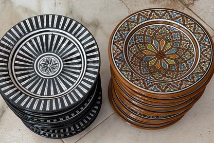 Piatto artigianale dipinto a mano in Marocco